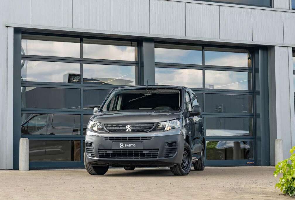 Peugeot 1.5D LV  MT 75PK  3 zit  Carplay  Sens. a. ...