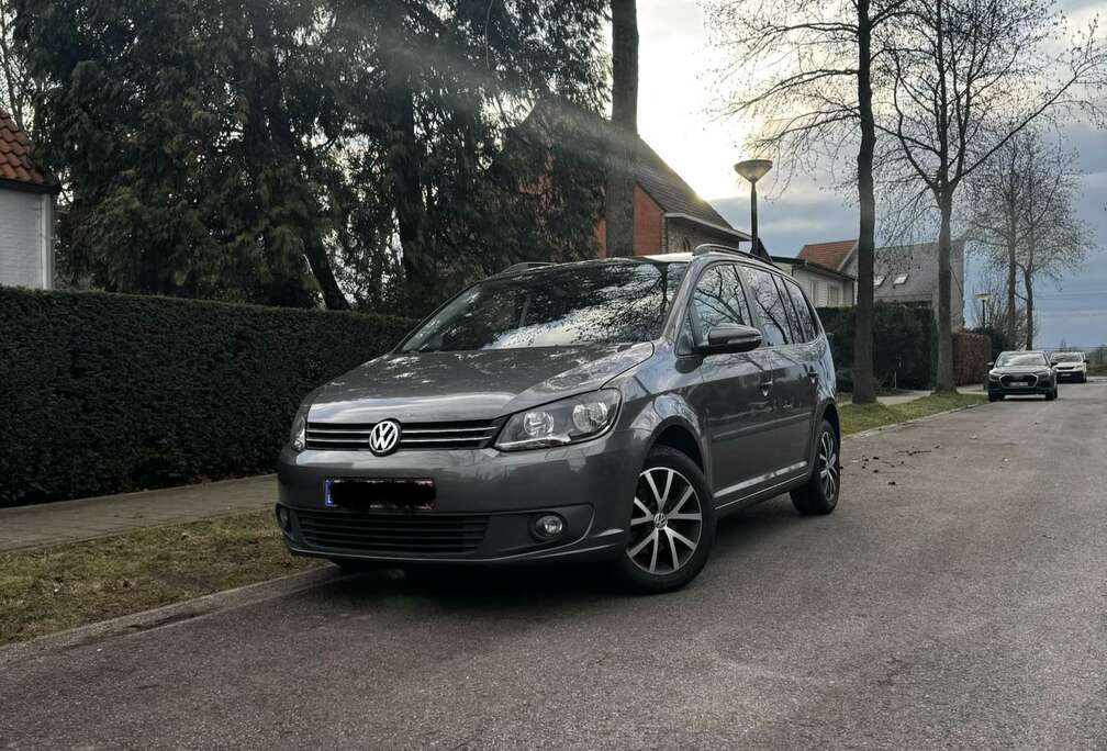 Volkswagen Highline, 7 Zit, Moet Nu Weg Handelaar Of Export