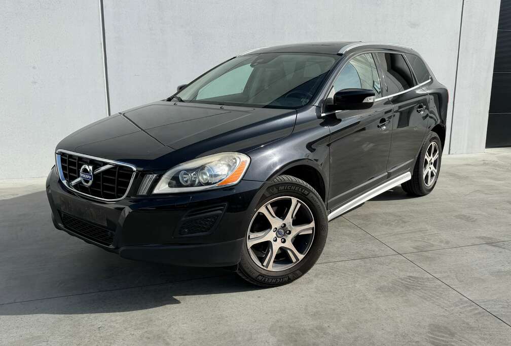 Volvo XC60 2.0 D4 TREKHAAK  CAMERA  LEDER  OPEN DAK