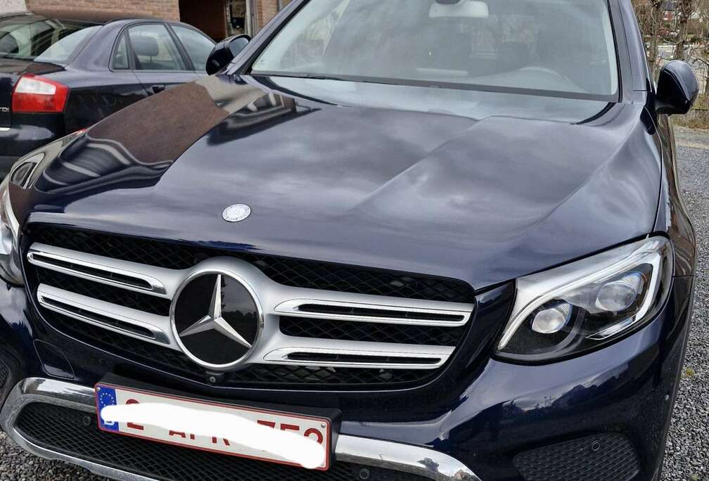 Mercedes-Benz e 4-Matic PHEV
