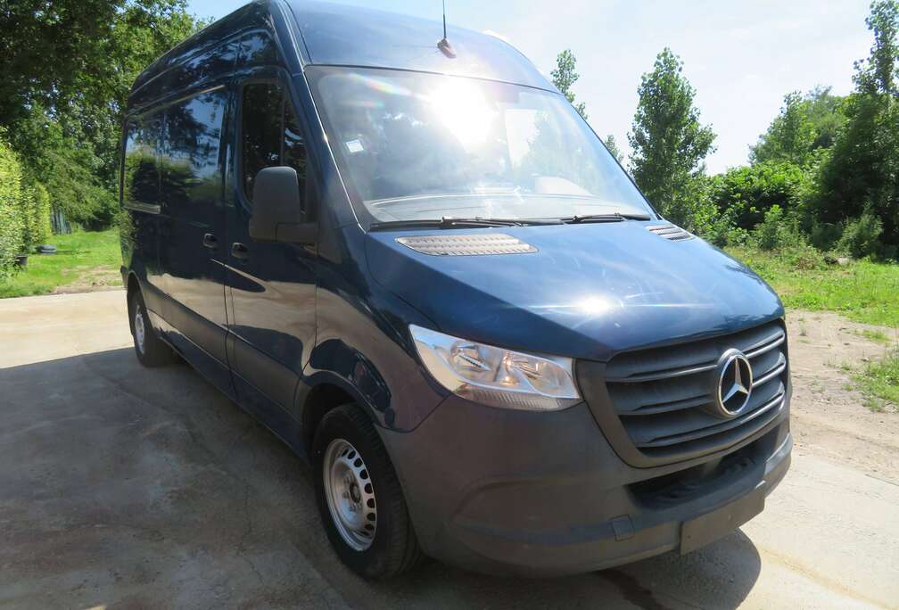 Mercedes-Benz 311CDi - FWD - A2H2