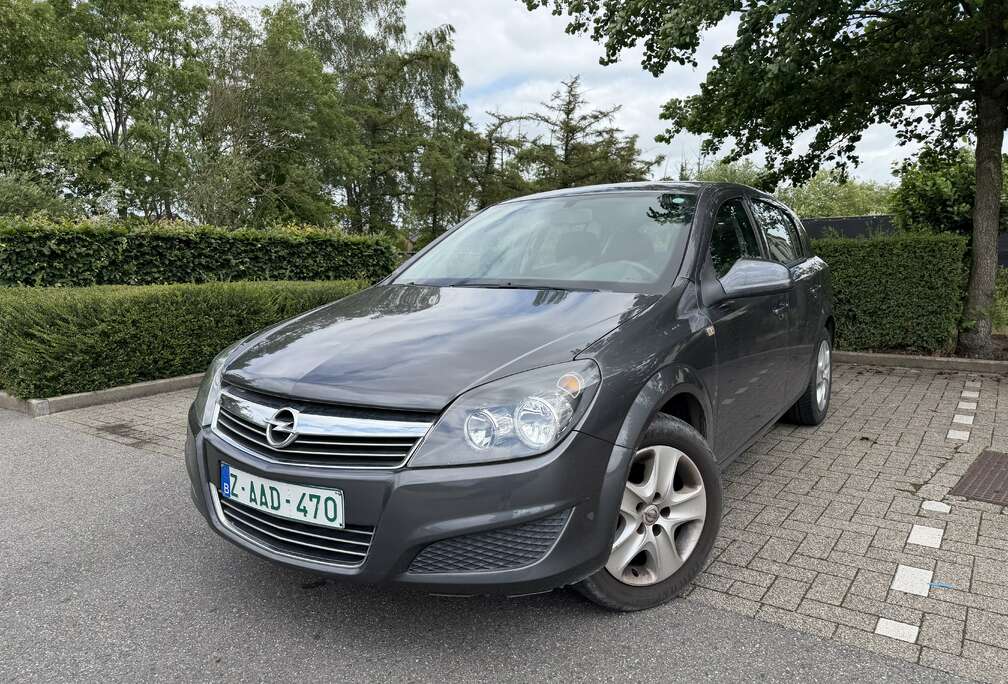 Opel 1.6i - Airco - 5 deurs