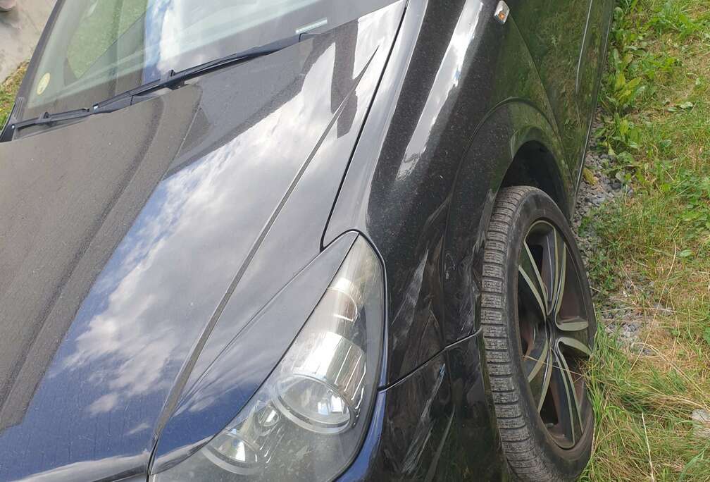 Opel Astra GTC 1.3 CDTi Sport