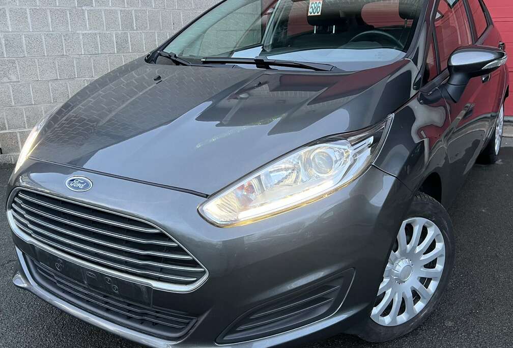 Ford 1.0i Champions Edition + CLIM + CAR-PASS