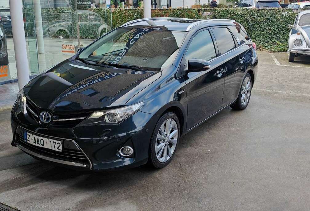 Toyota 1.8 VVT-i Hybrid Automatik Touring Sports Executiv