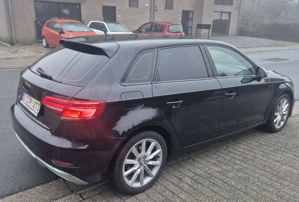 Audi Sportback 2.0 TDi Ambition S line tronic
