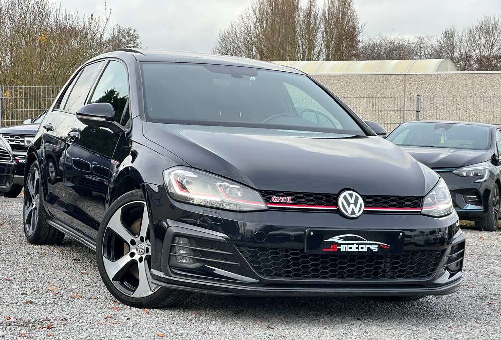 Volkswagen Golf 2.0 TSI Performance DSG