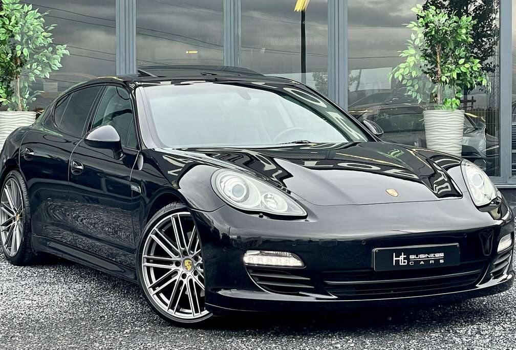 Porsche 3.0D V6/ TOIT OUVRANT/ XENON/ CUIR/ CARNET COMPLET