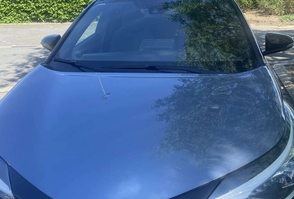 Toyota 2.0 Hybrid Lounge