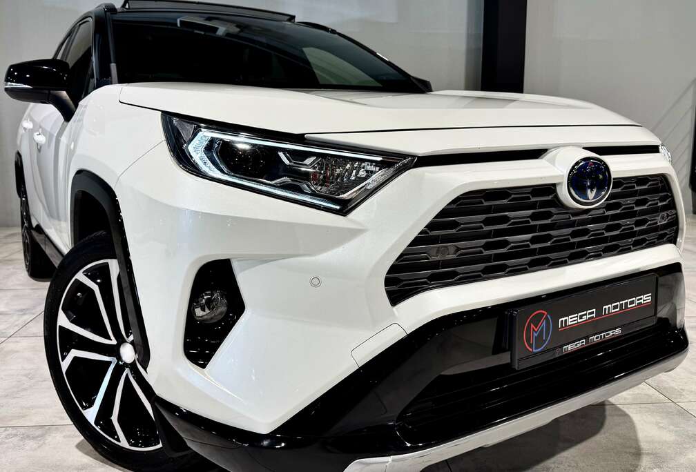 Toyota 2.5i 178CV HYBRiDE PANO NAVi CARPLAY B.AUTO CUiR ++