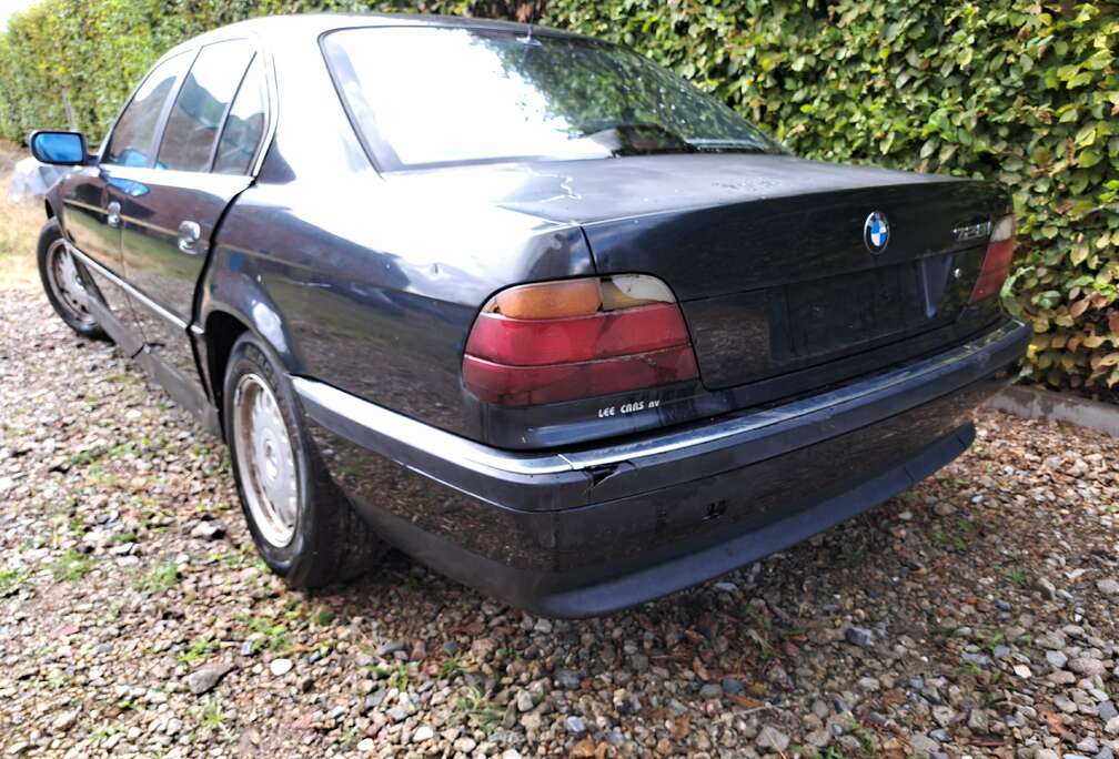 BMW 728i manual