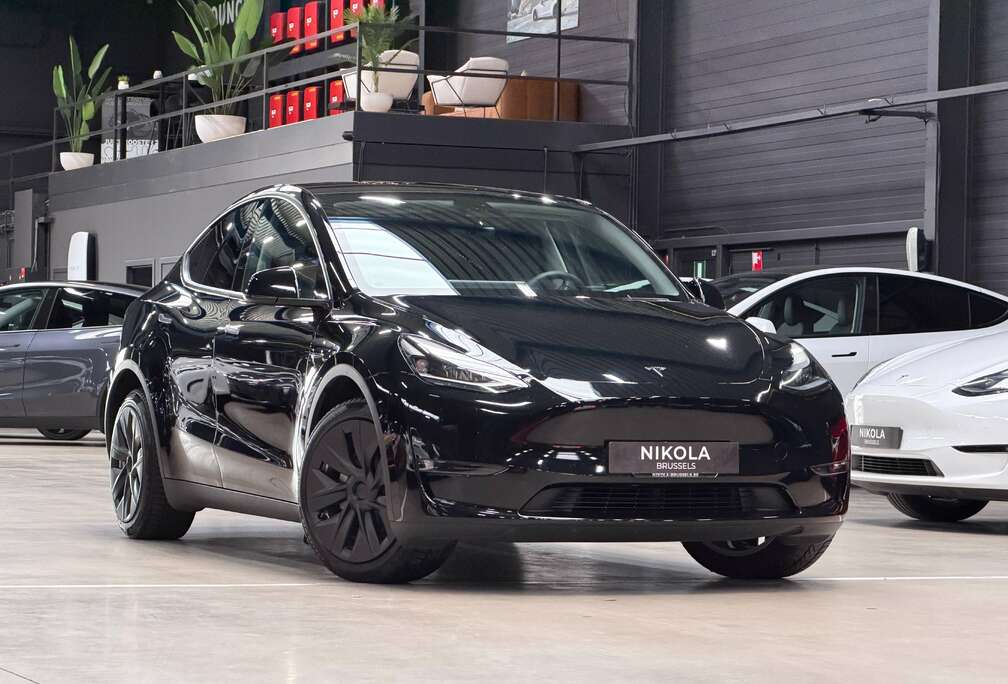 Tesla LONG RANGE - AWD - HIGHWAY AUTOPILOT