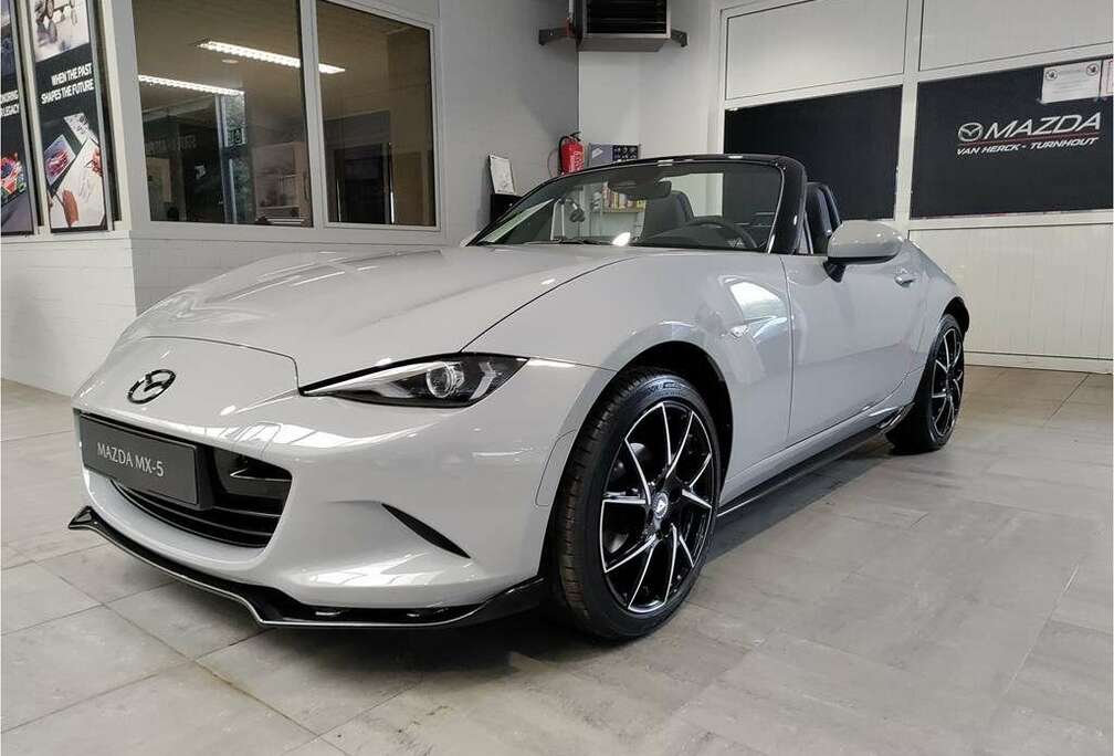 Mazda 1.5 SKYACTIV G * EXCLUSIVE + AERO PACK *