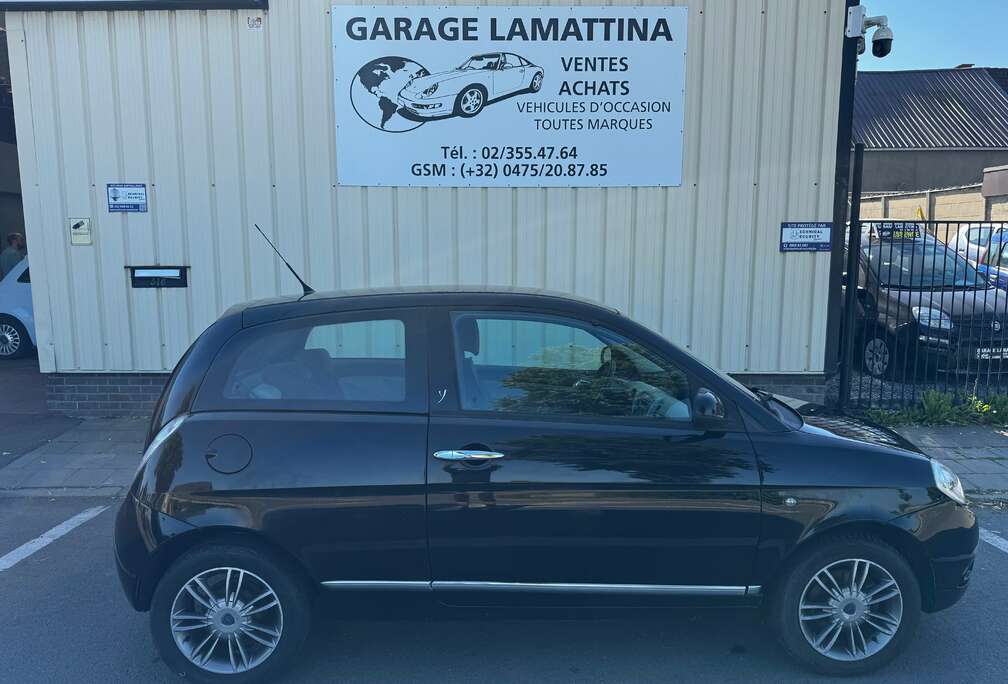 Lancia Ypsilon 1.4i Limited Edition