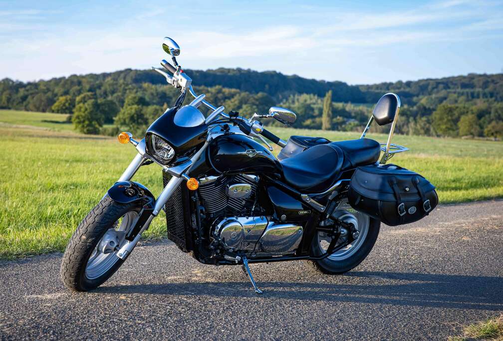 Suzuki M800