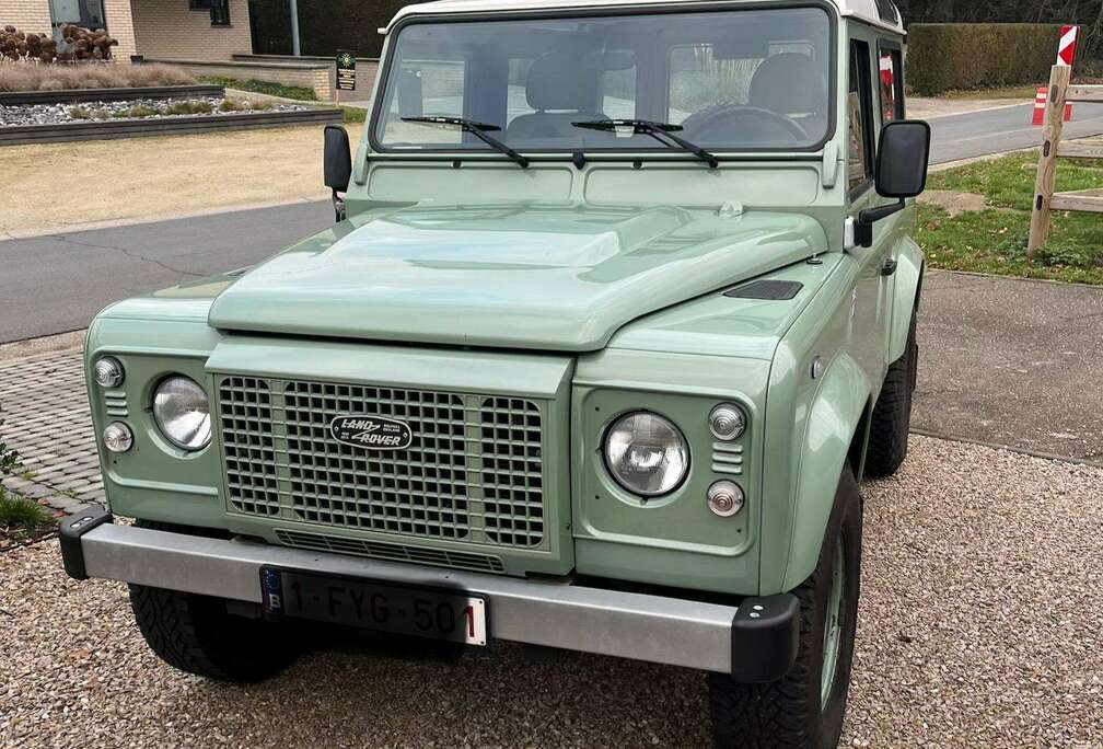 Land Rover Defender 2.2 Turbo - D SE DPF