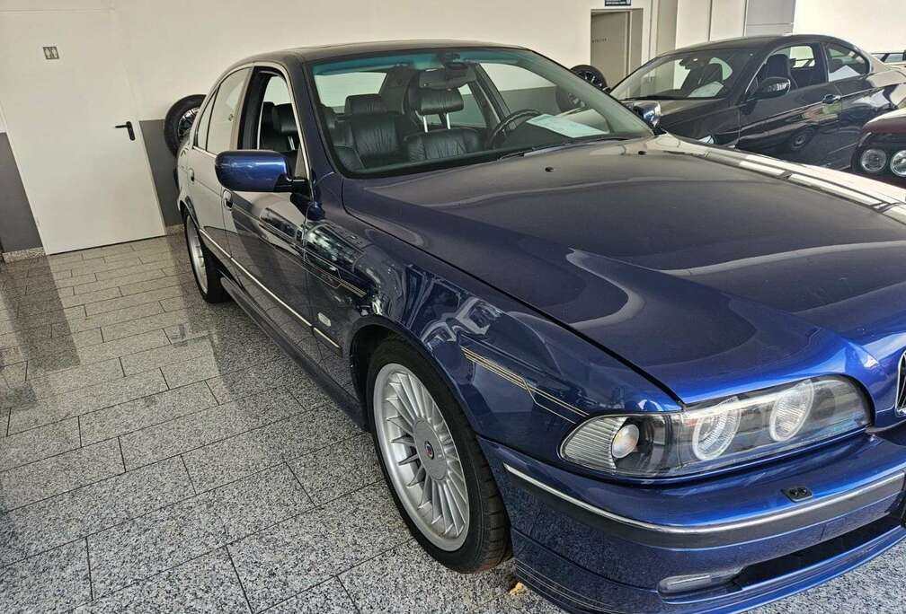 Alpina V8