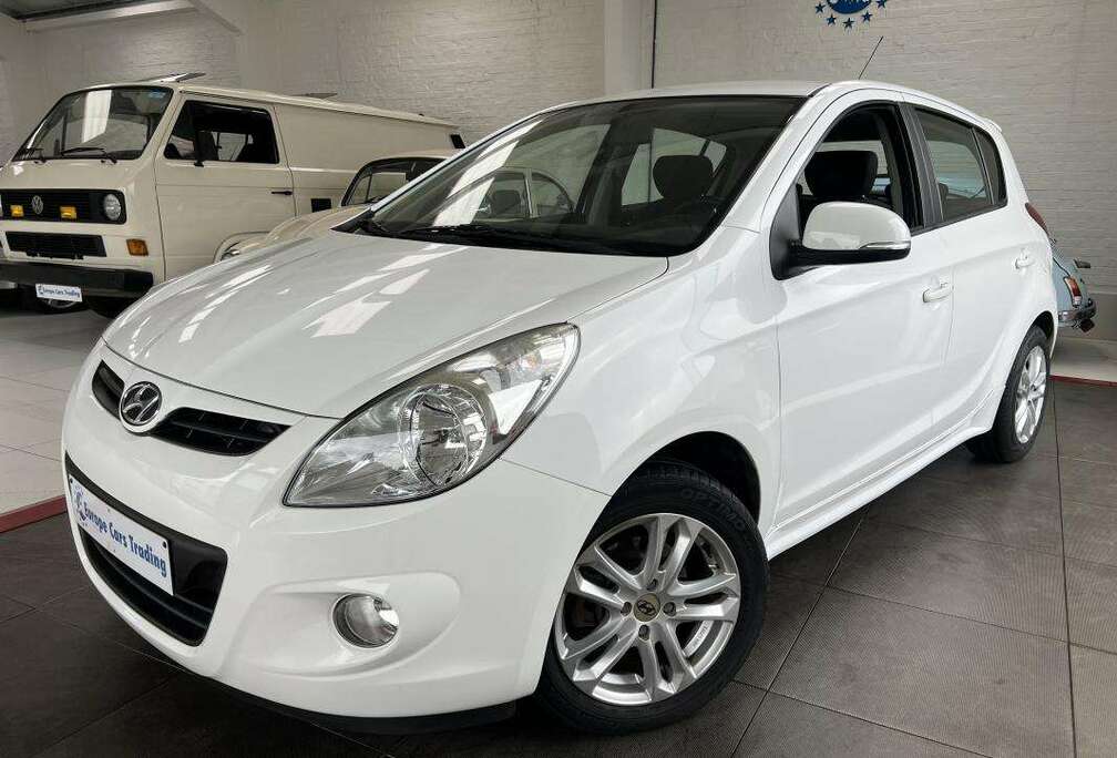 Hyundai 1.4 CRDI 90CH MOTEUR  CHAINE GAR 12M