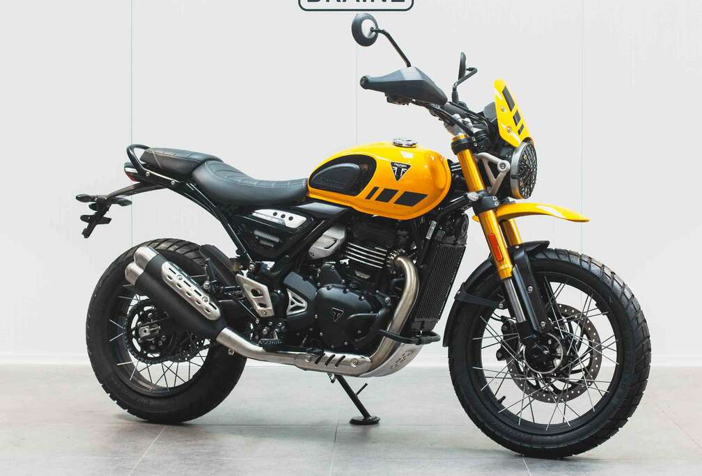 Triumph XC- NEUF -350 € d\'accessoires offerts