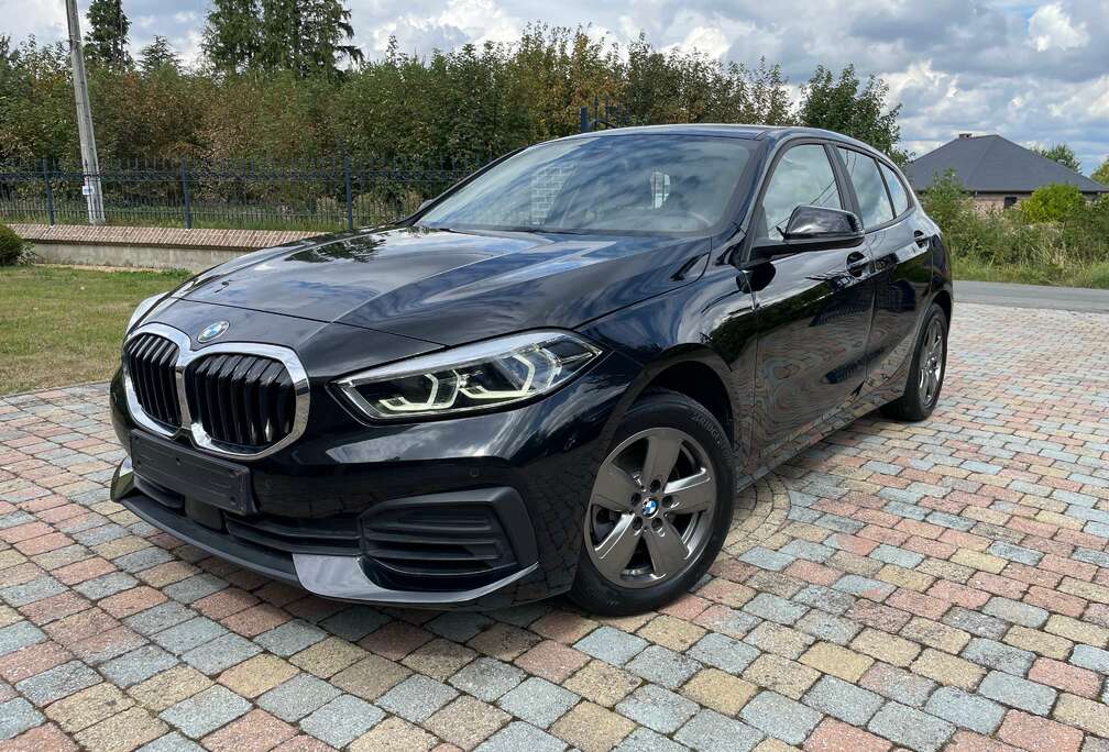BMW 116i FULL LED* COCKPIT* GPS* CARPLAY *PDC AV-AR* GARANTIE