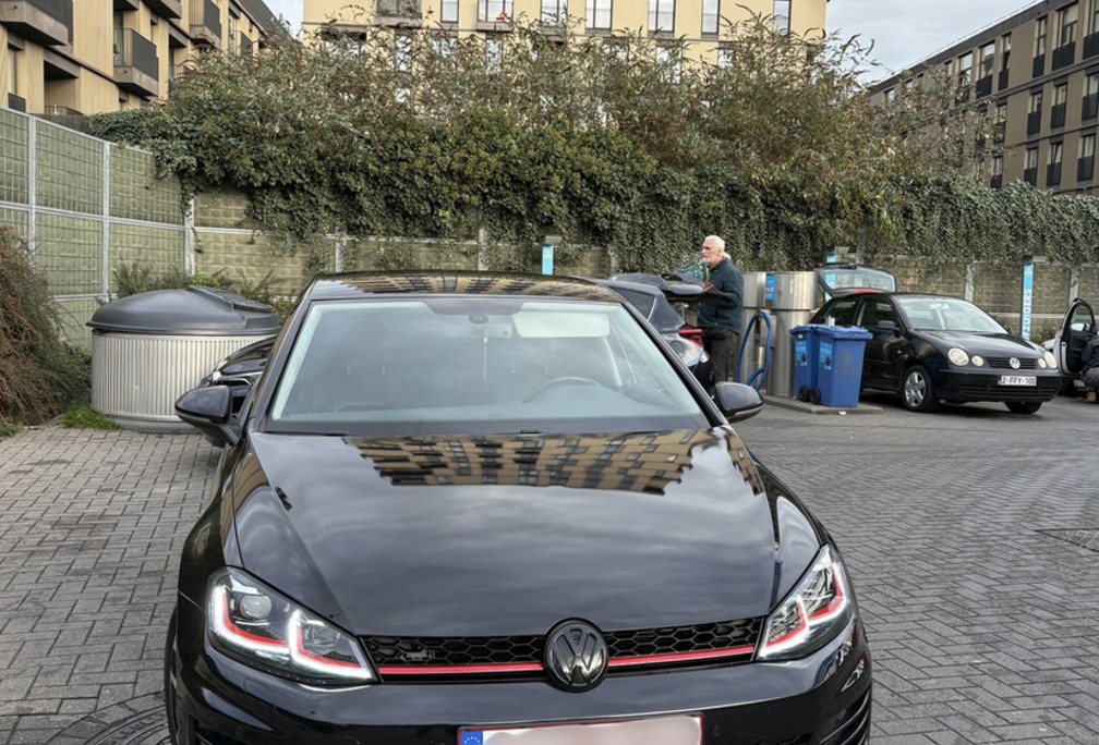 Volkswagen Golf 2.0 CR TDi Highline DSG