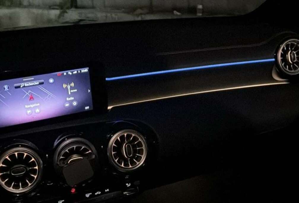 Mercedes-Benz Essence Amg Line état showroom 18000km