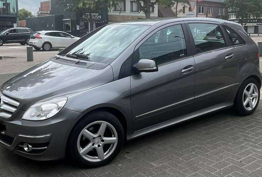 Mercedes-Benz B 160