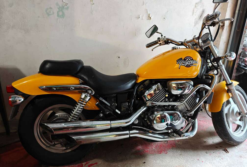 Honda Magna VF 750 C  BJ 1995
