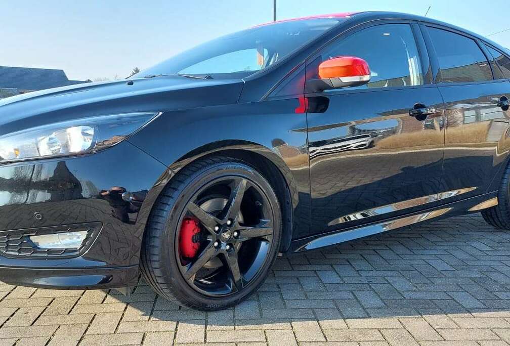 Ford 1.5 EcoBoost Red & Black Edition