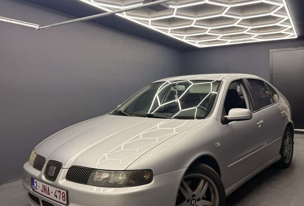 SEAT 2.8i V6 24v 4Motion Top Sport