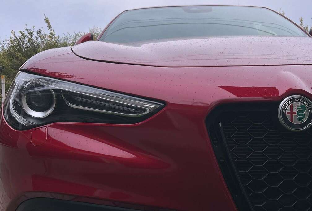 Alfa Romeo 2.0 Turbo 16V AT8-Q4 Veloce