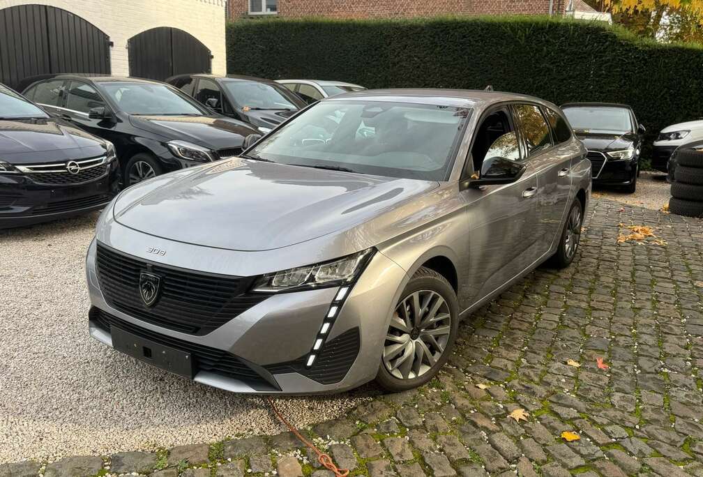 Peugeot 1.2i benzine - Carplay - Navi - 58000KM - GARANTIE