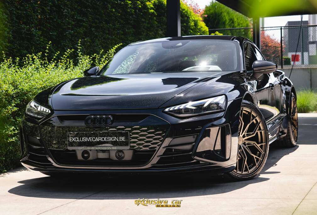 Audi Quattro 93.4 kWh /Panodak/B&O/Matrix LED/Alcantara Stuur/Keyless/