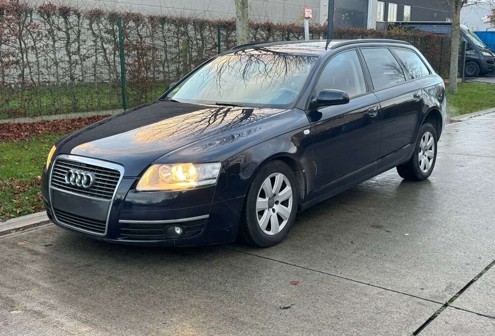 Audi A6 Avant 2.4i V6 24v Multitronic