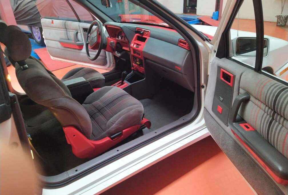 Dodge ES SHADOW CABRIO  2.5L  AUTOMAAT OLDTIMER