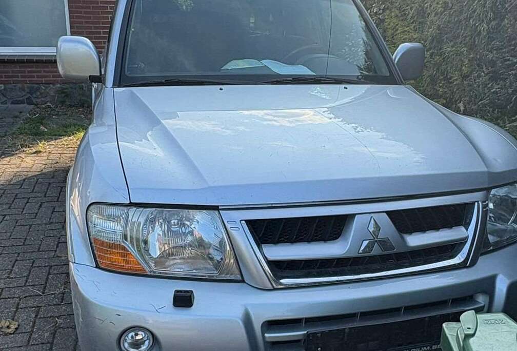 Mitsubishi Pajero 3.2 DI-D AutomatikDakar