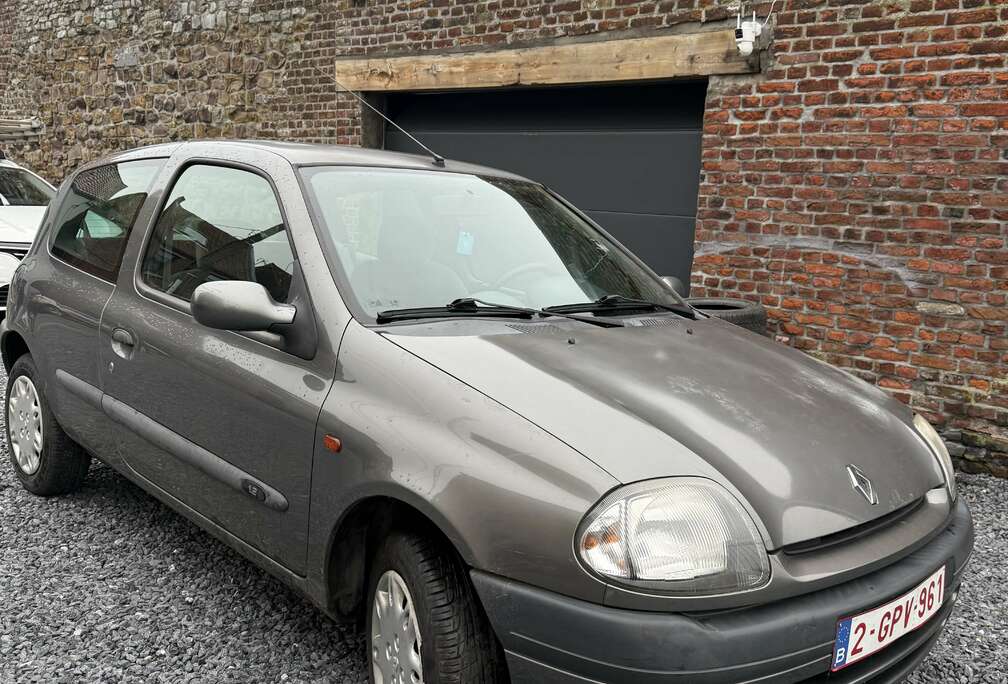 Renault 1.2i On Stage