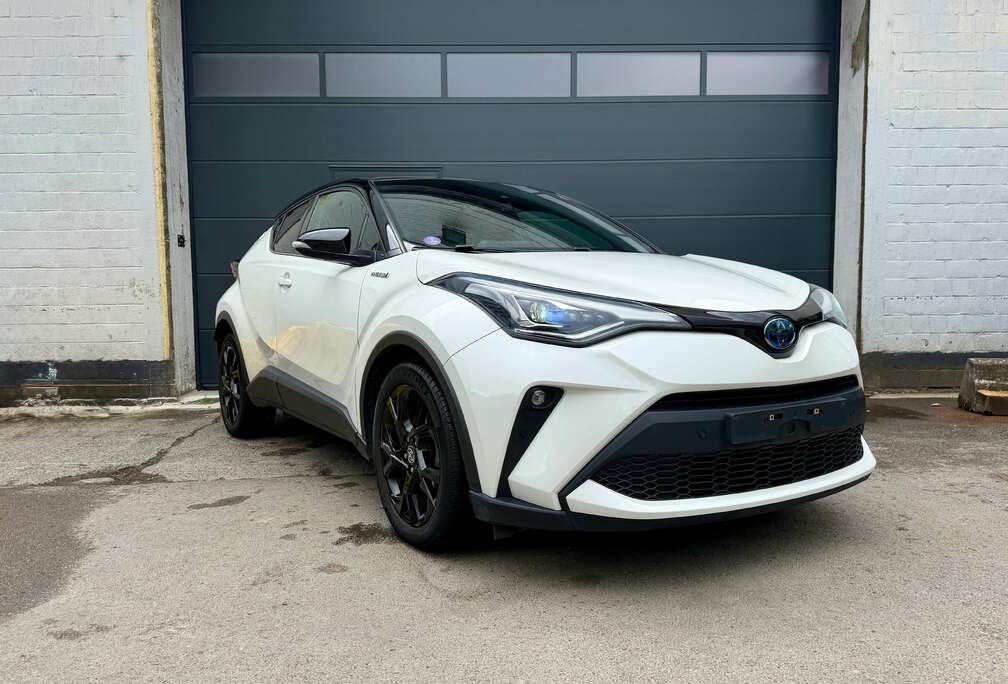Toyota Hybrid 1.8i Bi-Tone * FACELIFT * ETAT SHOWROOM * CARNET FULL * CARPLAY * EURO 6D