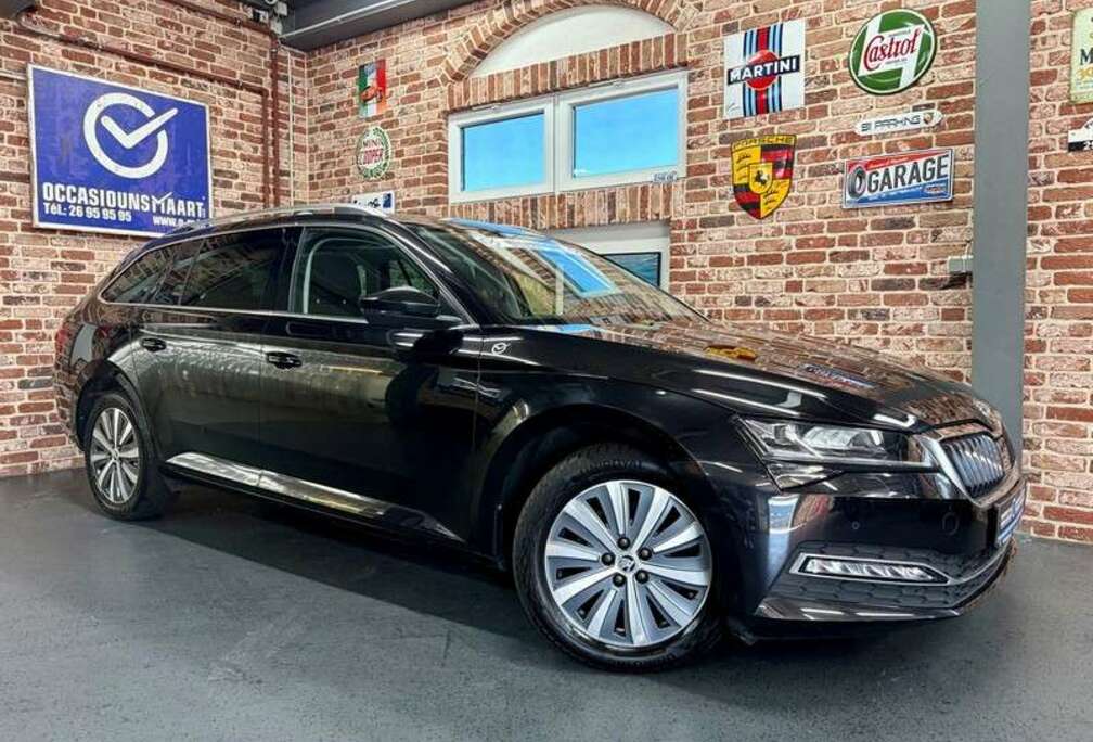 Skoda Superb Combi 2.0 150cv STYLE Navig/SiègCh/ClimaA