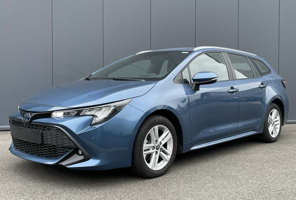 Toyota Touring Sports 1.8 Dynamic e-CVT HEV ACC CAM 16\