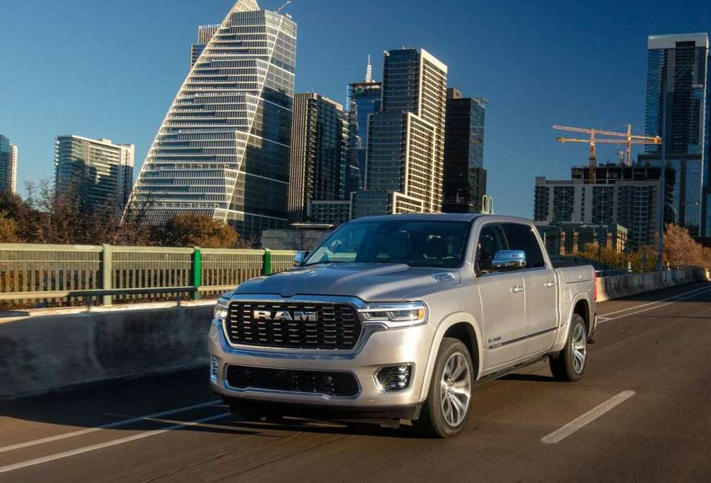 Dodge 1500 Tungsten Crew Cab  HO MY 25