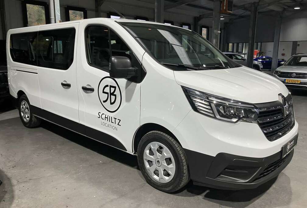 Renault 2.0 dCi Passenger L2H1 9 Seats