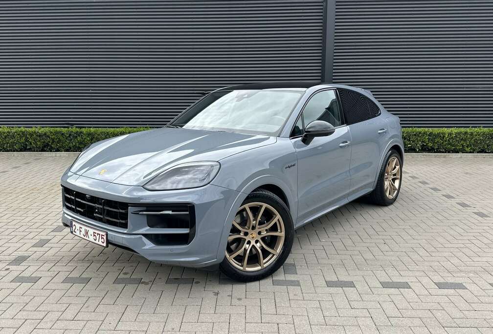 Porsche S E-Hybrid Coupe