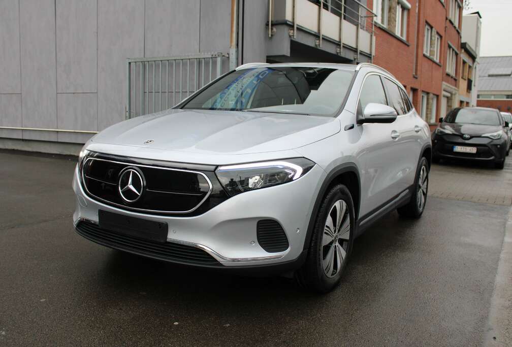 Mercedes-Benz 250  //  17314 € + TVA 21%  //