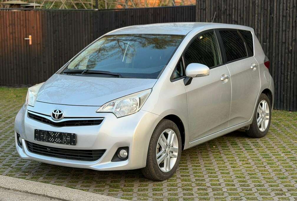 Toyota Verso S 1.33 VVT-i Start-Stop Multidrive Club