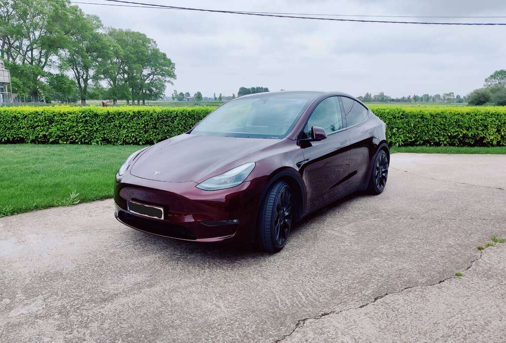 Tesla Model Y 72.5 kWh Dual Motor Performance (377 kW)
