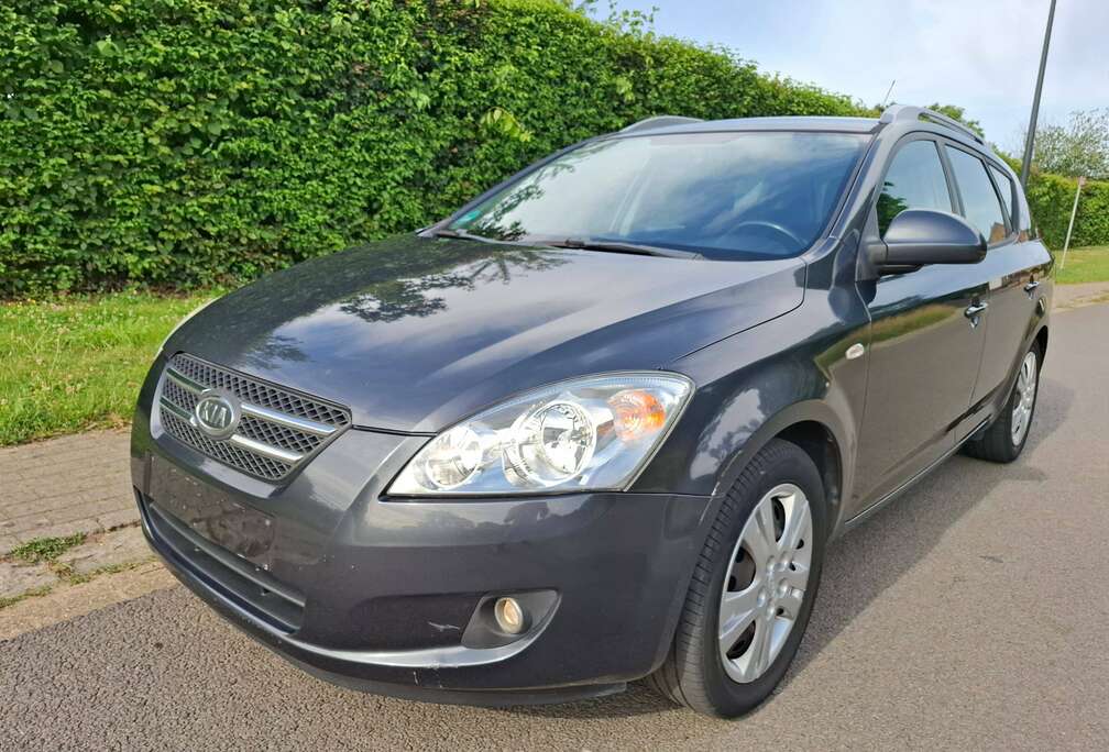 Kia Cee\'d SW 1.6 Turbo CRDi VGT EX iLounge