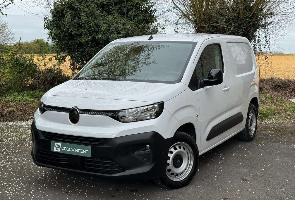 Citroen NEW MODEL // CARPLAY // CAMERA // 3 PLACES