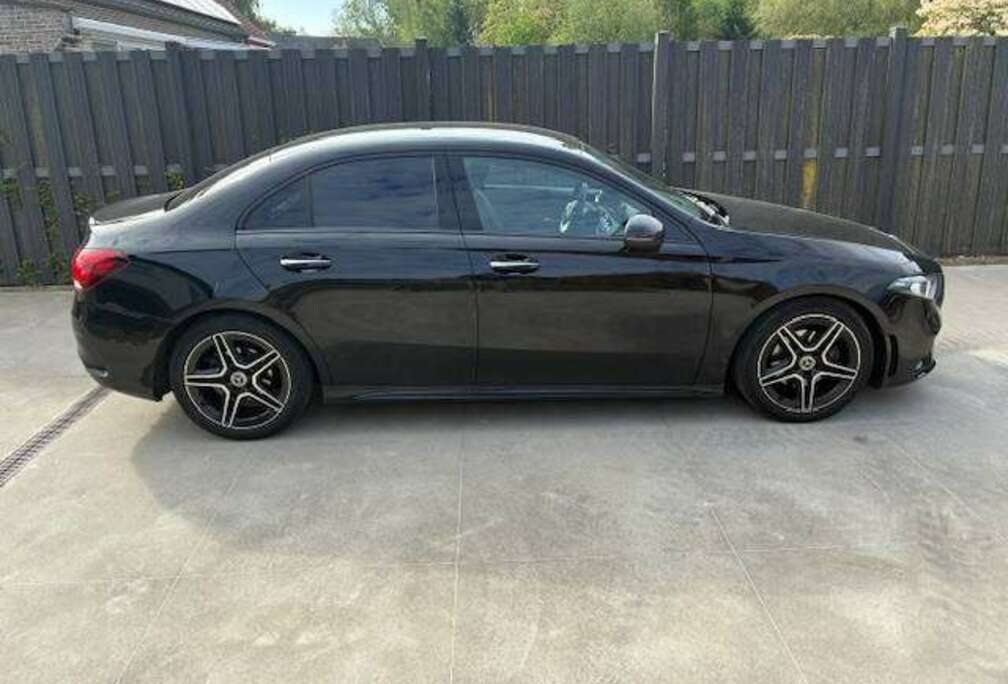 Mercedes-Benz A 180 AMG Line