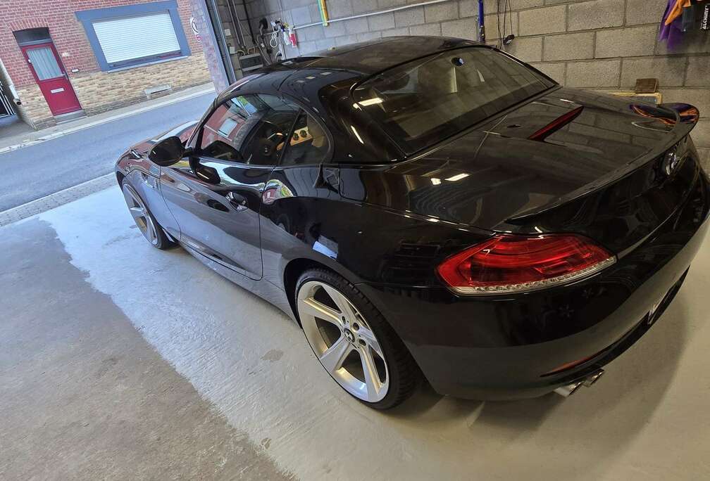BMW 2.0i sDrive18i
